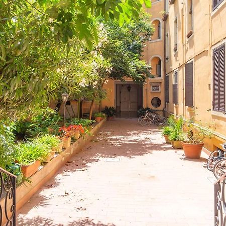 Le Suite Di Borgo Roma Ngoại thất bức ảnh